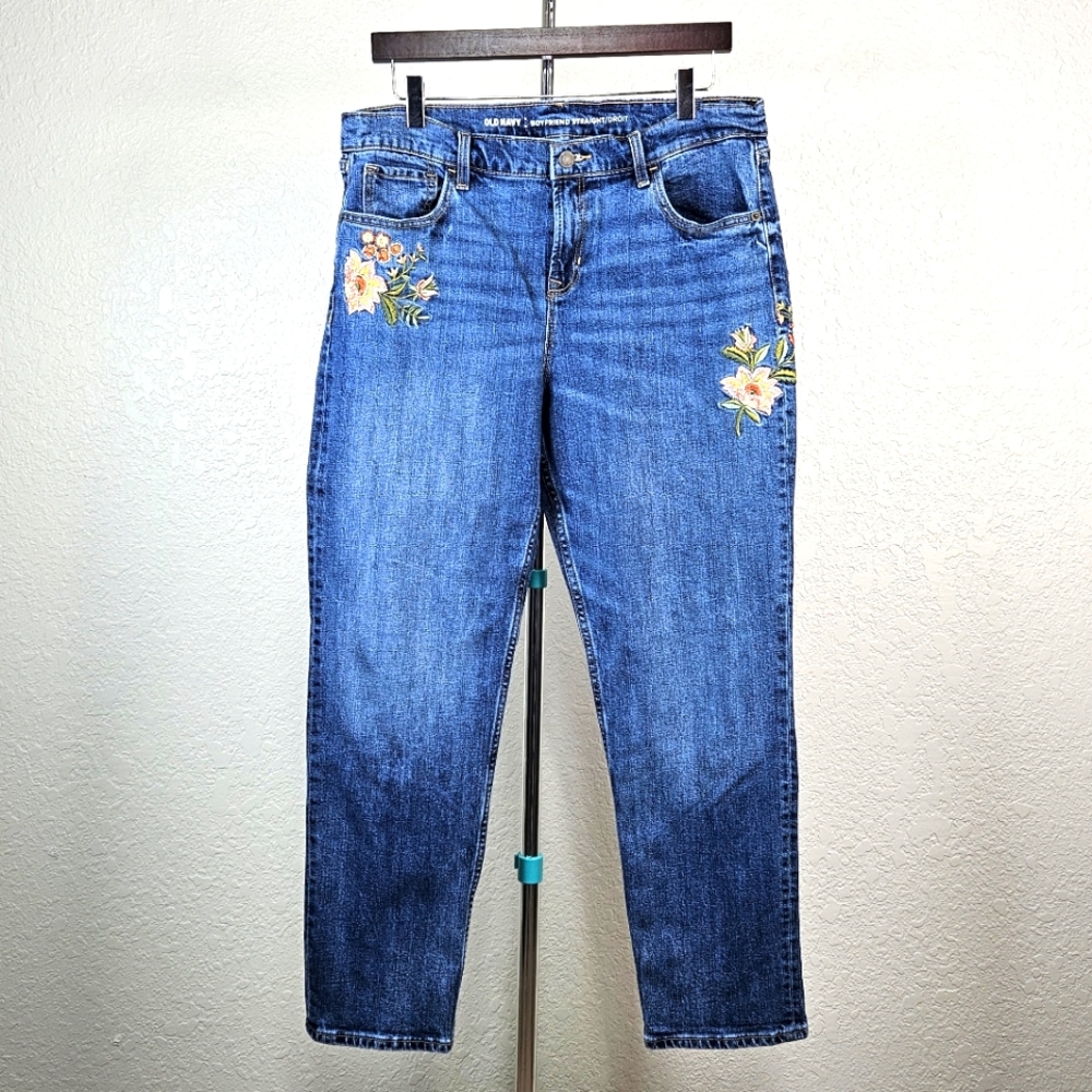 Old Navy Women's floral embroidery jeans 12 size Boyfriend Straight/Droit